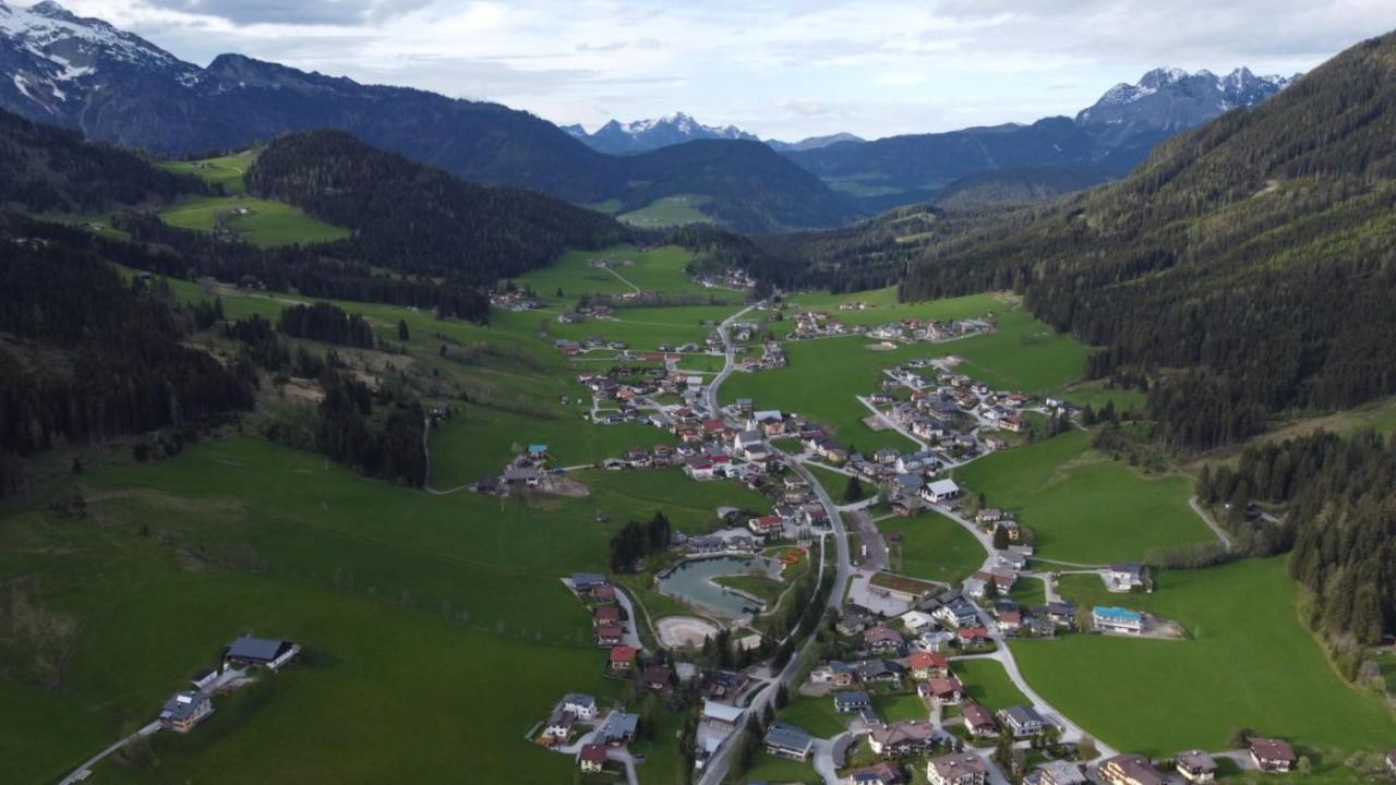 Large Cozy Apartment Grubweg 130 Qm Sankt Martin am Tennengebirge Exteriör bild
